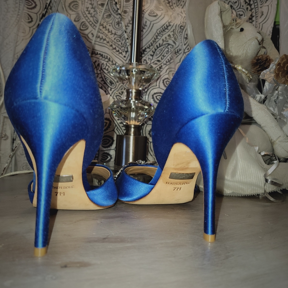 Brand new Badgley Mischka pump *SHIPS SAME DAY!* - Picture 2 of 4